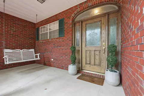 Exterior - 5870 Oakcrest Dr, Crestview, FL 32539 photo 5 of 11