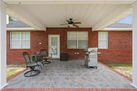 Exterior - 5870 Oakcrest Dr, Crestview, FL 32539 photo 6 of 11
