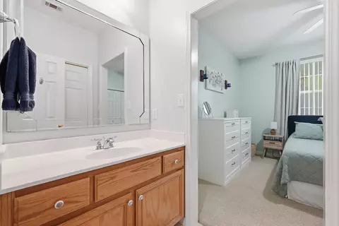 Bath - 5870 Oakcrest Dr, Crestview, FL 32539 photo 6 of 6