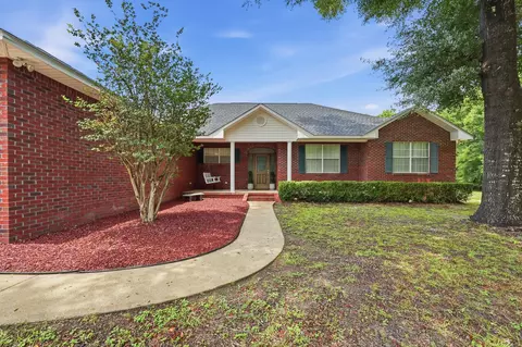 Exterior - 5870 Oakcrest Dr, Crestview, FL 32539 photo 4 of 11