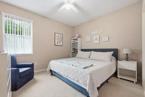 Bedroom - 5870 Oakcrest Dr, Crestview, FL 32539 photo 4 of 5