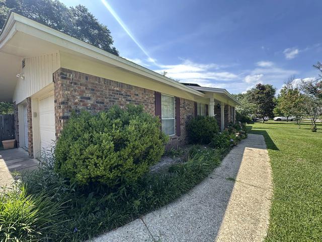 705 NE Powell Dr, Fort Walton Beach, FL 32547