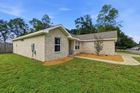 Exterior - 3228 Twilight Dr, Crestview, FL 32539 photo 5 of 12