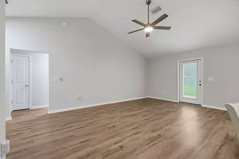 Living - 3228 Twilight Dr, Crestview, FL 32539 photo 2 of 2