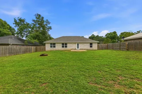 Exterior - 3228 Twilight Dr, Crestview, FL 32539 photo 9 of 12