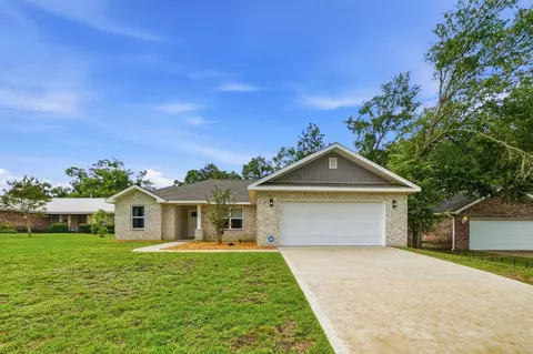 Exterior - 3228 Twilight Dr, Crestview, FL 32539 photo 2 of 12
