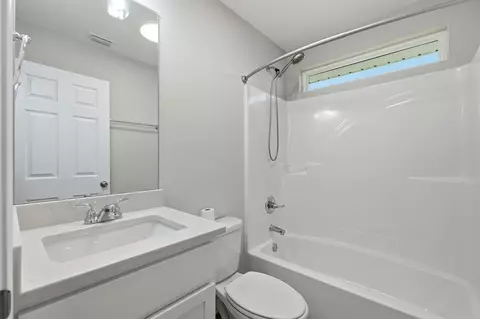 Bath - 3228 Twilight Dr, Crestview, FL 32539 photo 2 of 2