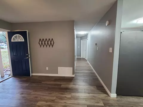 Entry Way - 101 Blaylock St, Crestview, FL 32539 photo 1 of 2