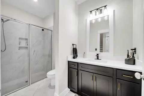 Bath - 355 Mill Pond Cv, Freeport, FL 32439 photo 3 of 4