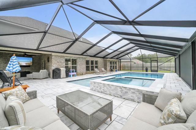 355 Mill Pond Cv, Freeport, FL 32439