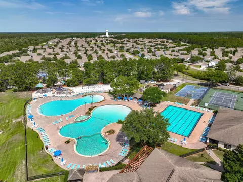 View/Area - 355 Mill Pond Cv, Freeport, FL 32439 photo 5 of 8