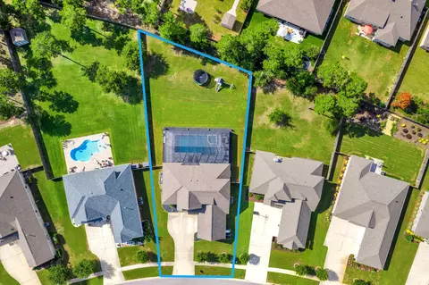 View/Area - 355 Mill Pond Cv, Freeport, FL 32439 photo 2 of 8