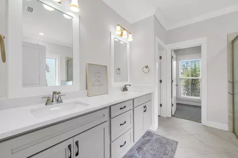 Bath - 355 Mill Pond Cv, Freeport, FL 32439 photo 1 of 4