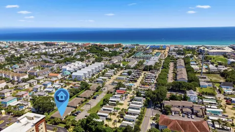 37 E Bradley St #16, Miramar Beach, FL 32550