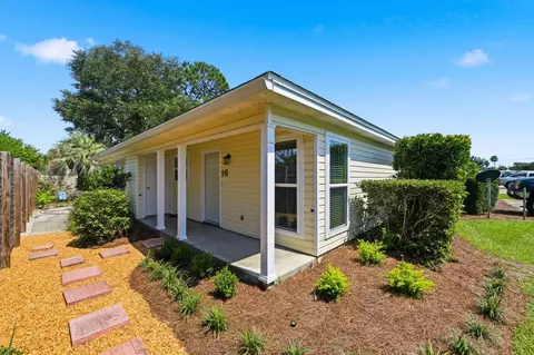37 E Bradley St #16, Miramar Beach, FL 32550