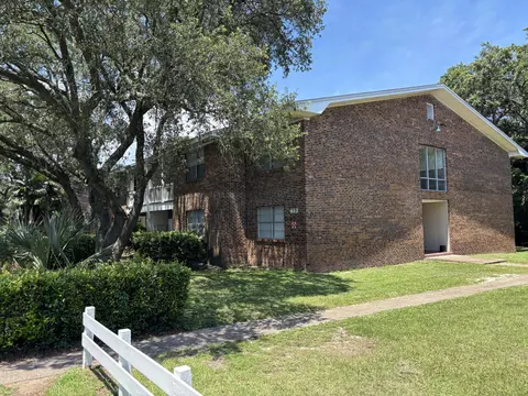613 Colonial Dr #8, Fort Walton Beach, FL 32547