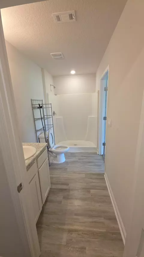 Bath - 3106 Van Day Way, Crestview, FL 32539 photo 2 of 2