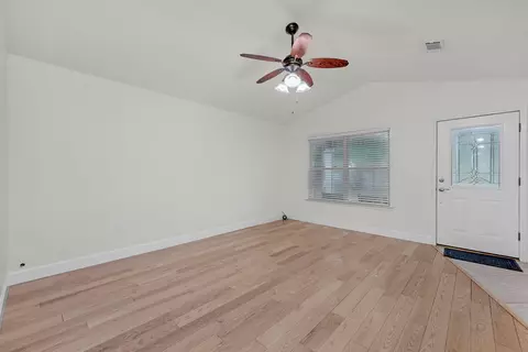 Living - 6362 Old River Rd, Baker, FL 32531 photo 3 of 4