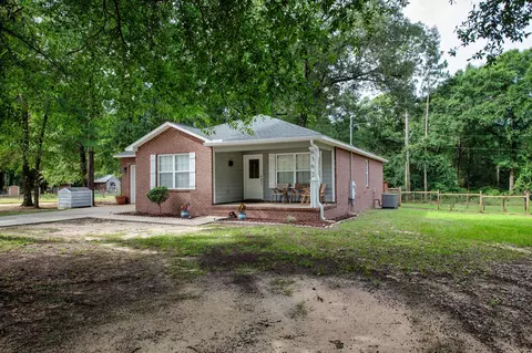 6362 Old River Rd, Baker, FL 32531