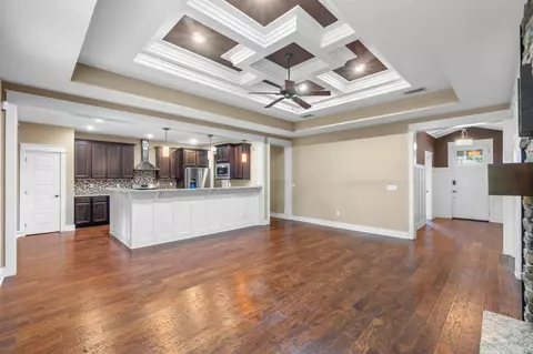 Living - 6008 Trestle St, Crestview, FL 32536 photo 2 of 3