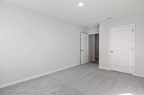 Bedroom - 5852 Tripletail Dr, Milton, FL 32583 photo 6 of 10