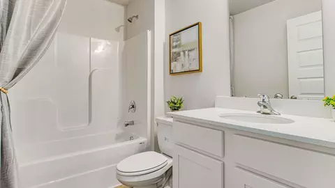 Bath - 9724 Dutton Ln, Milton, FL 32583 photo 4 of 4