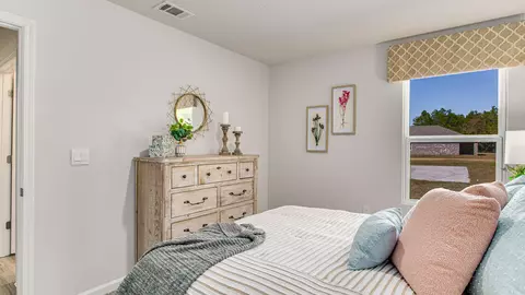 Bedroom - 9724 Dutton Ln, Milton, FL 32583 photo 5 of 14