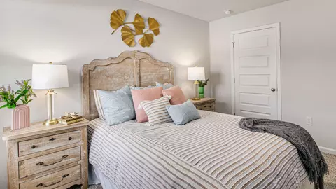 Bedroom - 9724 Dutton Ln, Milton, FL 32583 photo 6 of 14