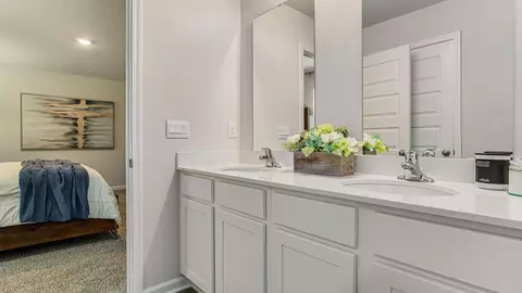 Bath - 9724 Dutton Ln, Milton, FL 32583 photo 1 of 4