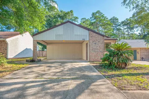 205 Bartonwood Ct, Niceville, FL 32578