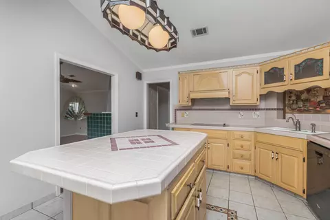 Kitchen - 2765 Savannah Ln, Crestview, FL 32539 photo 4 of 4
