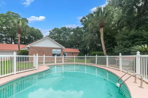 Exterior - 2765 Savannah Ln, Crestview, FL 32539 photo 1 of 7
