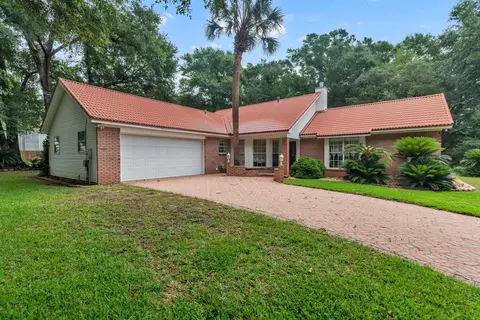 2765 Savannah Ln, Crestview, FL 32539