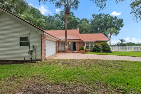 Exterior - 2765 Savannah Ln, Crestview, FL 32539 photo 7 of 7