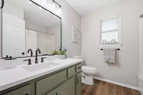 Bath - 2806 Wilson Ln, Crestview, FL 32539 photo 1 of 5