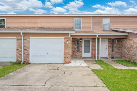 1815 Whispering Oaks Ln, Fort Walton Beach, FL 32547