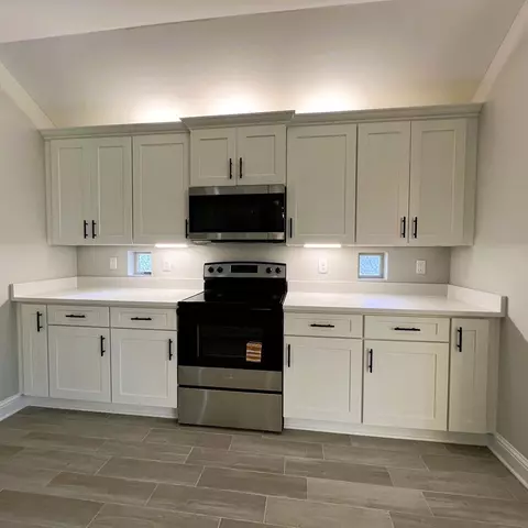 Kitchen - 2668 Brodie Ln, Crestview, FL 32536 photo 2 of 4