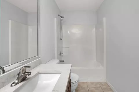 Bath - 609 Edney Ave, Crestview, FL 32536 photo 6 of 7