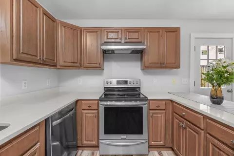 Kitchen - 609 Edney Ave, Crestview, FL 32536 photo 3 of 3