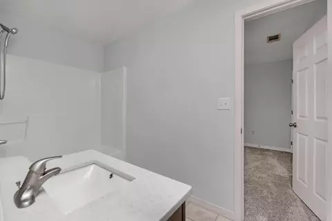 Bath - 609 Edney Ave, Crestview, FL 32536 photo 7 of 7