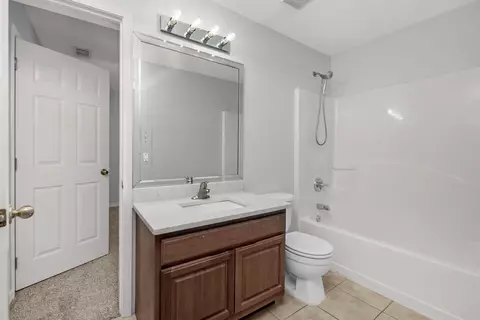 Bath - 609 Edney Ave, Crestview, FL 32536 photo 5 of 7