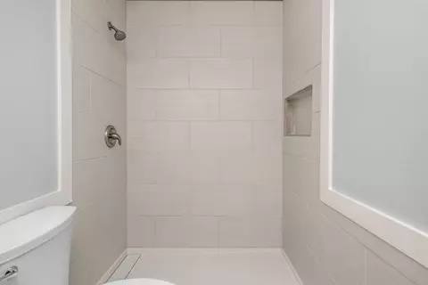 Bath - 609 Edney Ave, Crestview, FL 32536 photo 3 of 7