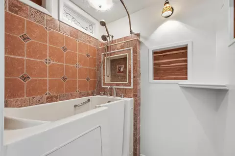 Bath - 2897 Adams Rd, Crestview, FL 32536 photo 3 of 7