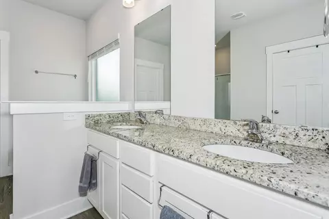 Bath - 1129 Shoal River Dr, Crestview, FL 32539 photo 1 of 6
