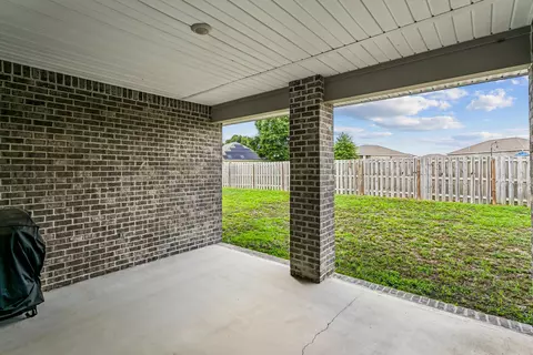Exterior - 1129 Shoal River Dr, Crestview, FL 32539 photo 6 of 9