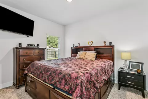 Bedroom - 1129 Shoal River Dr, Crestview, FL 32539 photo 3 of 5