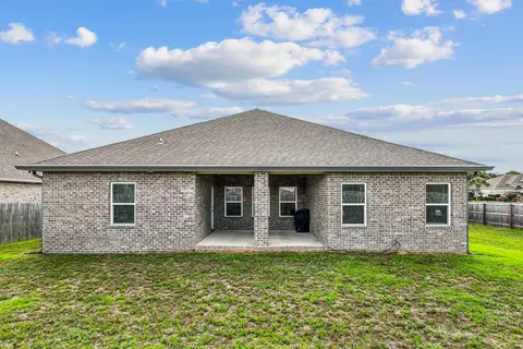 Exterior - 1129 Shoal River Dr, Crestview, FL 32539 photo 8 of 9