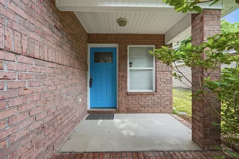 Exterior - 5530 Royal St, Crestview, FL 32539 photo 1 of 9