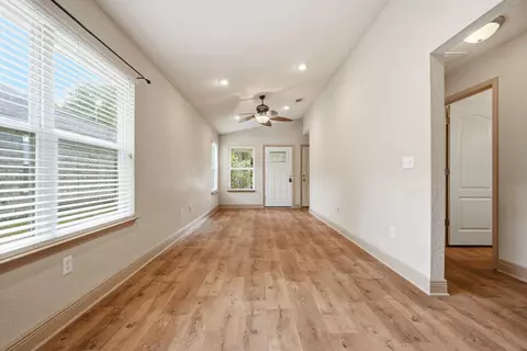 Living - 5530 Royal St, Crestview, FL 32539 photo 4 of 5