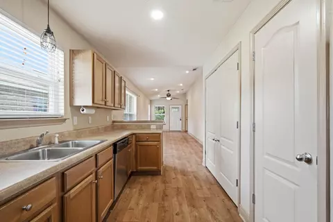 Entry Way - 5530 Royal St, Crestview, FL 32539 photo 5 of 6